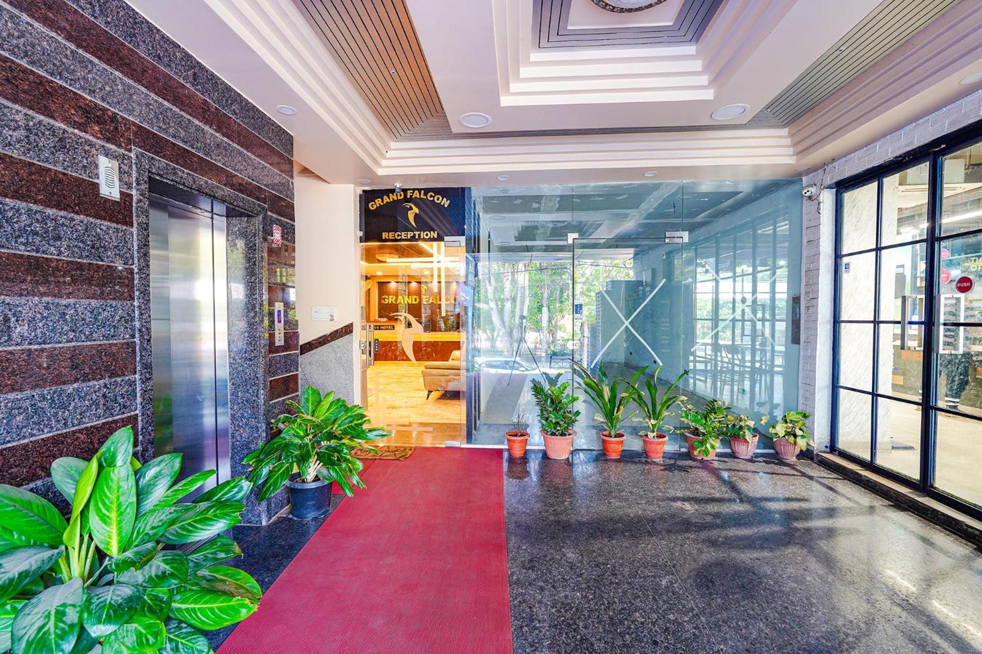 Fabhotel Grand Falcon Bangalore Extérieur photo